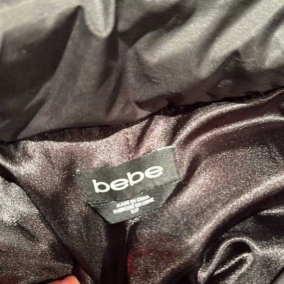 Bebe Women’s belted hooded faux fur puffer jacket - black Small - Picture 4 of 8